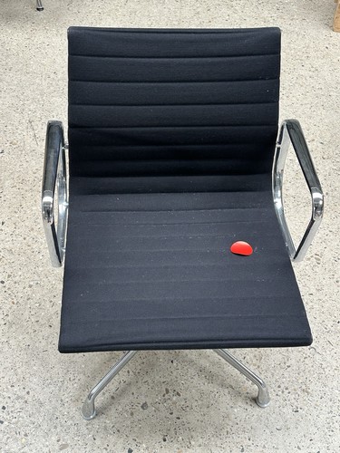Vitra 107 besucherstuhl - ea,