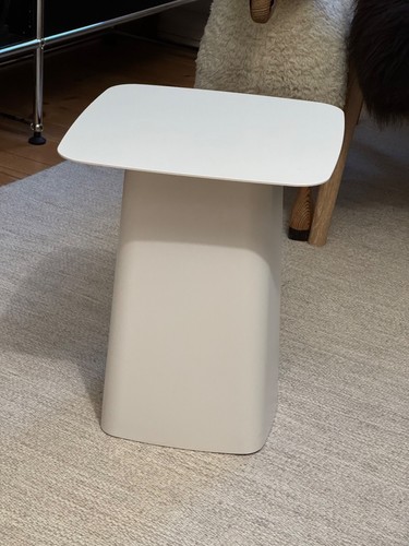 Vitra metal side table - metal, outdoor