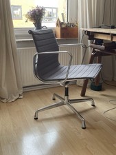 Vitra EA 107, Nicht-drehbar